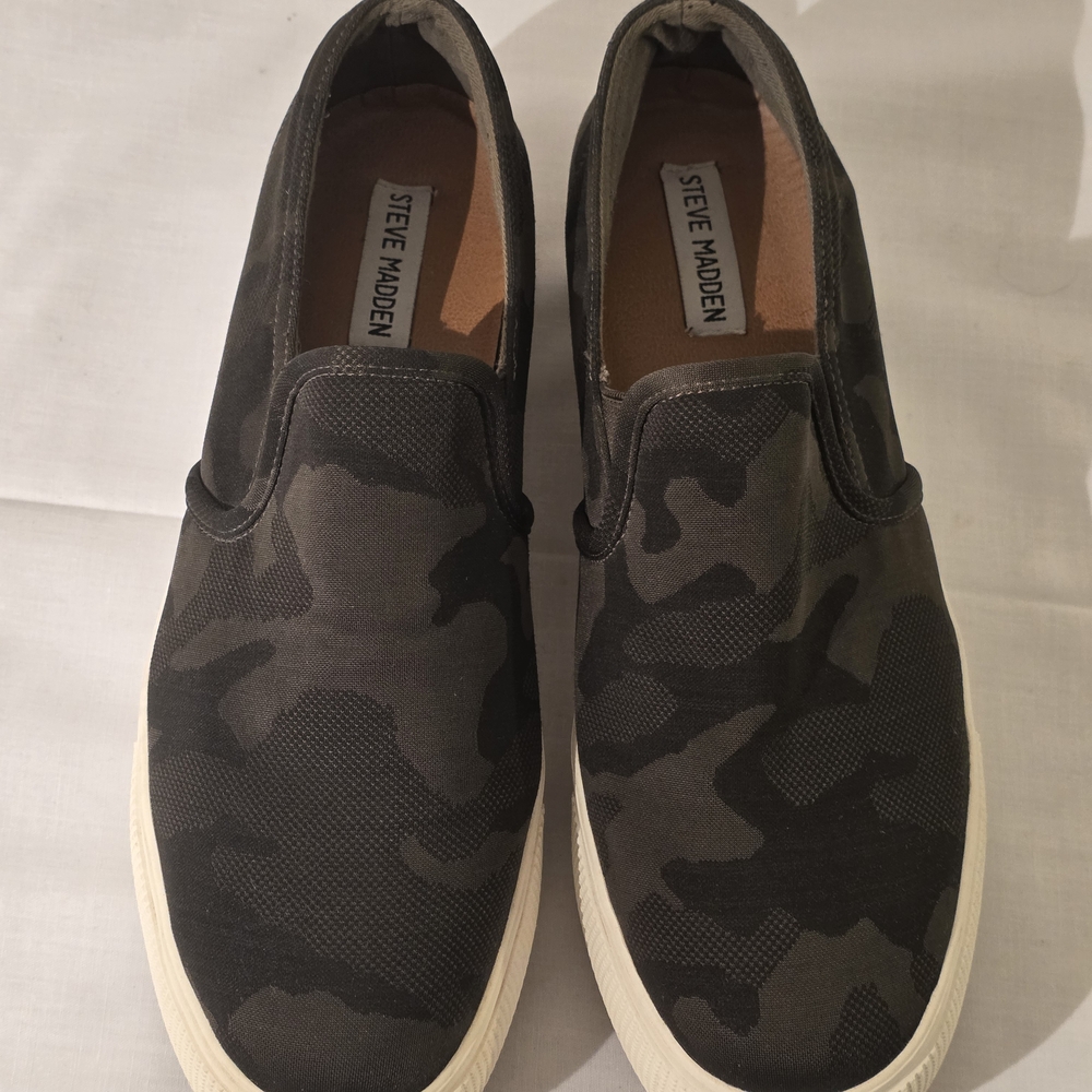 Steve Madden "Ellis" Cami Slip-On Platform Sneakers - Olive/Black Sz 11